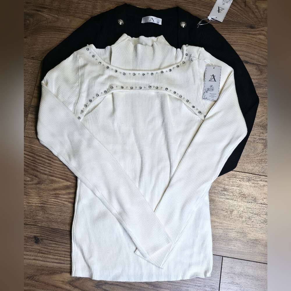 2 Pc Sweater White/Black Ribbed Top with Pearl/Rhinestone Accents. Size Small